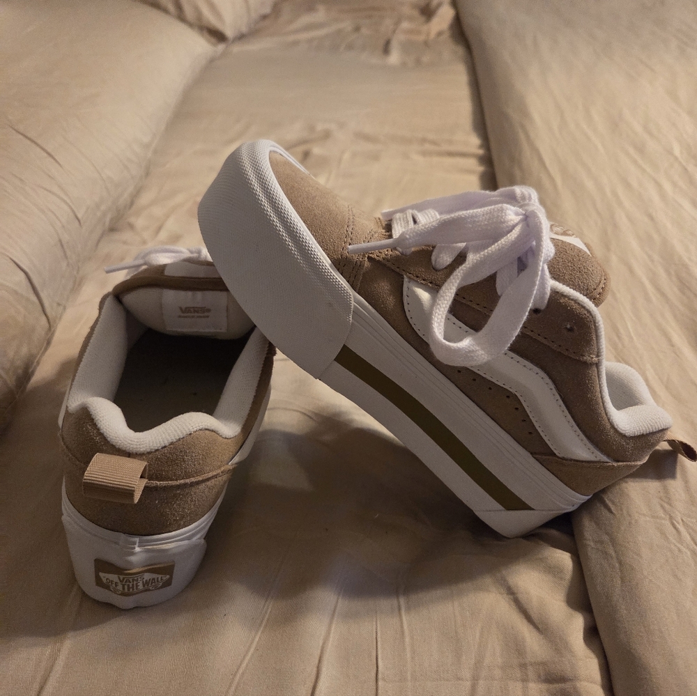Vans Beige and White Sneakers - Picture 2 of 3